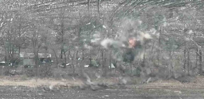 У лісосмузі на Луганщині знищено особовий склад та БМП росіян – відео - Фото