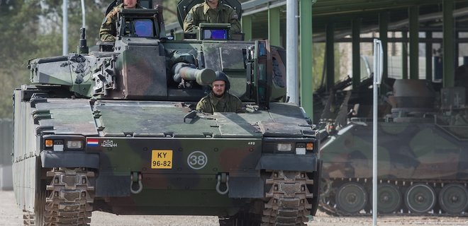 Украина получит САУ Archer и 50 боевых машин пехоты CV90 от Швеции - Фото