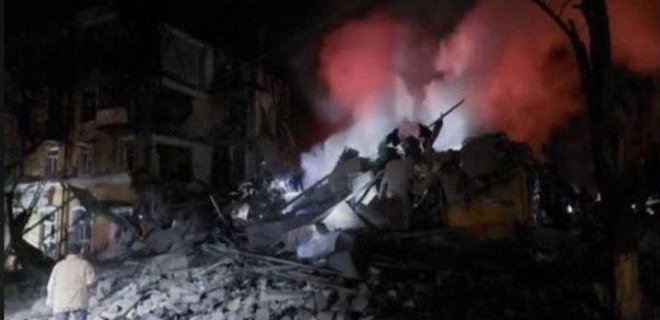 Росіяни зруйнували ракетою чотириповерхівку у Краматорську, є жертви – фото, відео - Фото