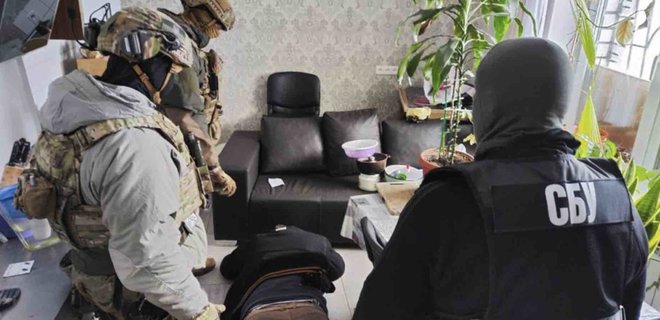 СБУ викрила групу агентів ФСБ, які мали допомогти в окупації Дніпропетровщини: відео затримання - Фото