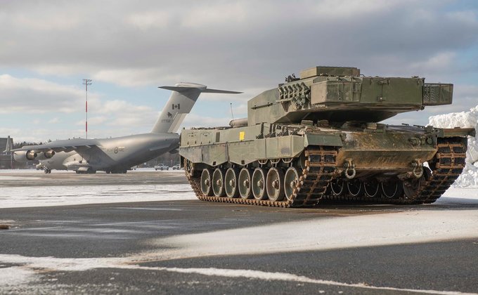 Из Канады вылетел самолет с первым боевым танком Leopard 2 для Украины: фото