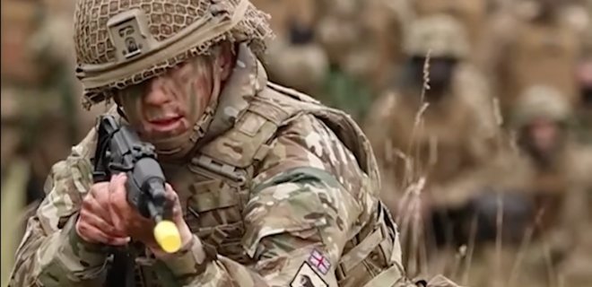 Первая группа австралийских военных начала тренировать украинцев в Великобритании – видео - Фото