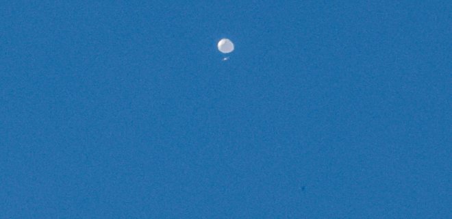 Розвідник чи метеорологічна куля: військові США слідкують за новим невідомим аеростатом - Фото