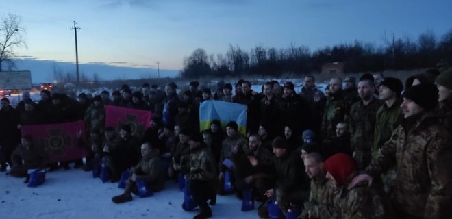 Из российского плена вернулись 100 военных, в том числе с Азовстали, и один гражданский - Фото