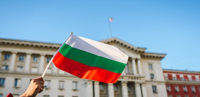 Болгарія за рік через посередників відправила Україні озброєння на $1 млрд — Euractiv - Фото