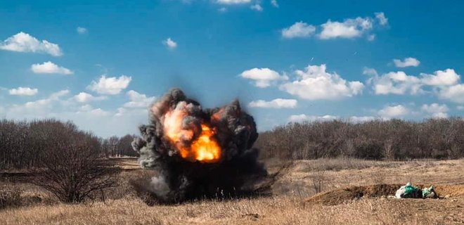 Потери России: ВСУ уничтожили почти 600 оккупантов, пять танков, 13 ББМ и две артсистемы - Фото