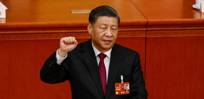 Сі Цзіньпін одноголосно обраний головою Китаю втретє. Він склав 