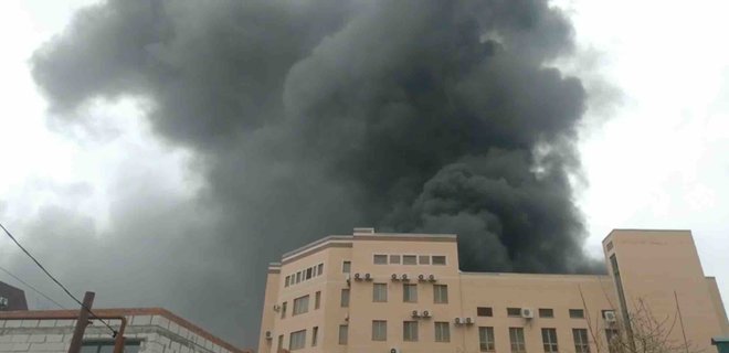 В Ростове прогремел взрыв и сгорело здание погрануправления ФСБ – видео - Фото