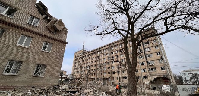 Ночью россияне ударили ракетами по центру Краматорска, разрушили пятиэтажку – фото, видео - Фото