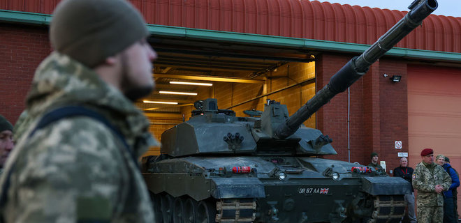 ЗСУ завершили навчання на танках Challenger 2. Британці 