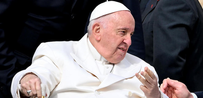 Папа римський Франциск потрапив до лікарні з респіраторною інфекцією - Фото