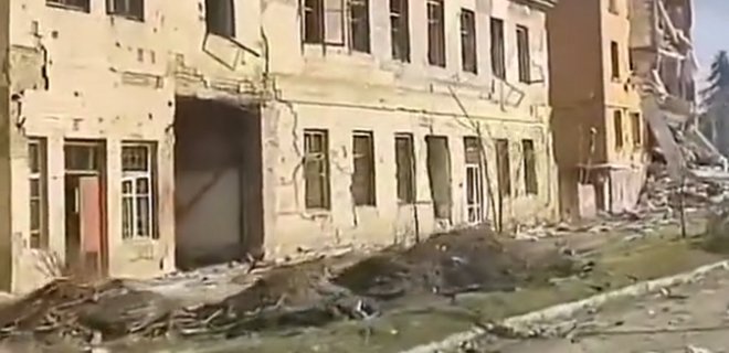 ВСУ проехались по Бахмуту и показали, как выглядит изувеченный боями город – видео - Фото