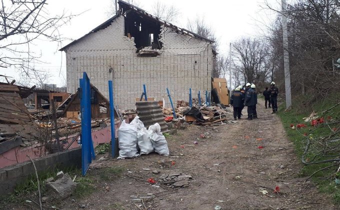 З'явилися фото наслідків удару Росії по Запоріжжю. Ракета влучила по цвинтарю