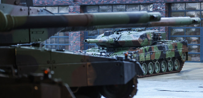 Rheinmetall строит свой центр возле границы с Украиной. Там будут обслуживать танки и САУ - Фото