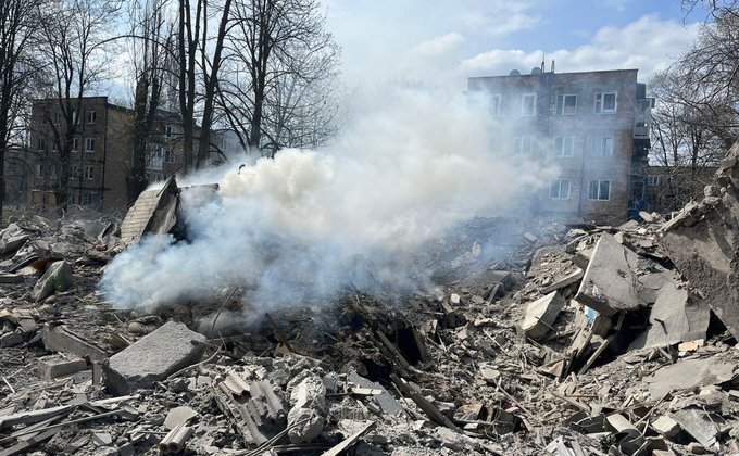 Росія знищила авіаударом багатоповерхівку в Авдіївці. Людей там не було – фото
