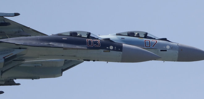Российские Су-35 нанесли удар по Орехову, повреждены дома и спортивная школа – Ермак - Фото