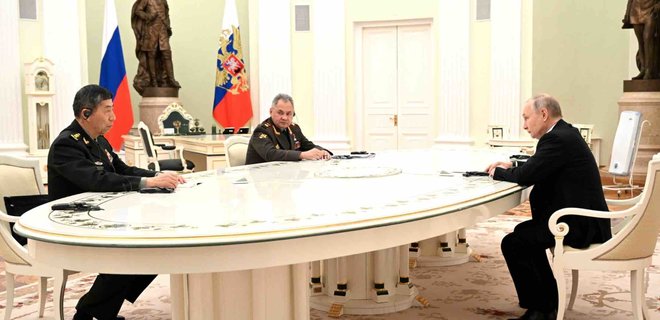 Путин встретился с министром обороны КНР, который заключал с РФ сделки о поставках оружия - Фото