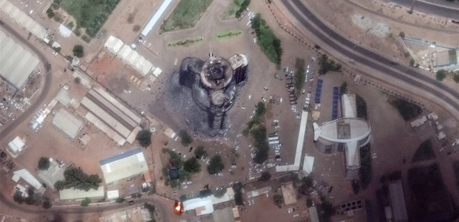 Судан. Появились спутниковые фото аэропорта, где горели самолеты, в том числе украинский - Фото