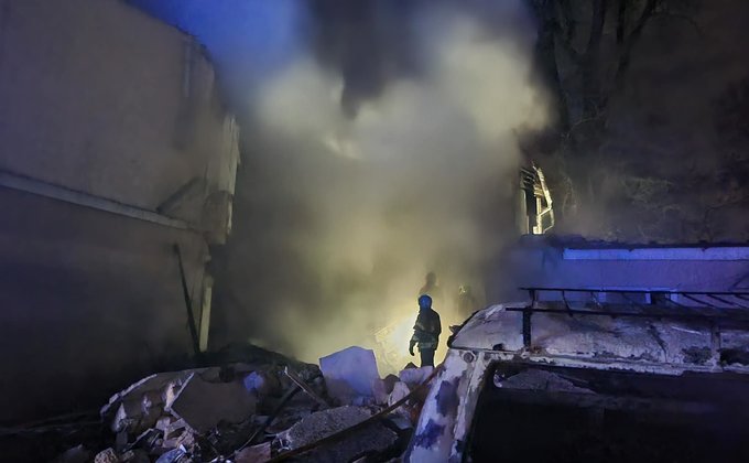 Ночной удар дронами по Одессе. Россияне разрушили рекреационный объект – фото