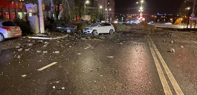 Взрыв в Белгороде: посреди улицы огромная воронка. Власти говорят о 