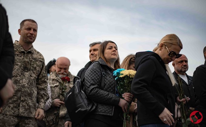 В Киеве попрощались с погибшим на фронте экс-нардепом Олегом Барной – фото