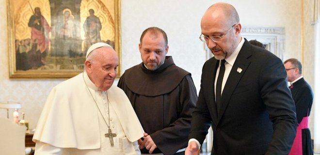Шмыгаль привез в Ватикан формулу Зеленского и показал папе римскому снимки из Бучи: фото - Фото