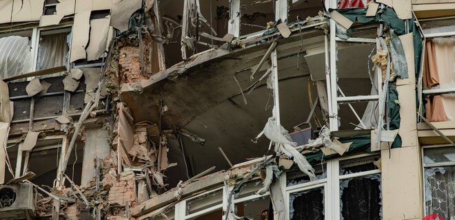 Київ. LIGA.net побувала у постраждалому від атаки будинку та поговорила з мешканцями – фото, відео - Фото