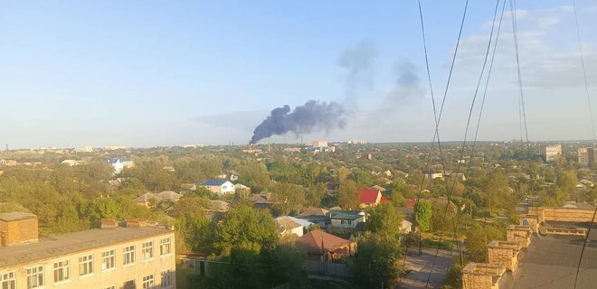 Взрывы в оккупированном Луганске, разрушен и горит бывший 