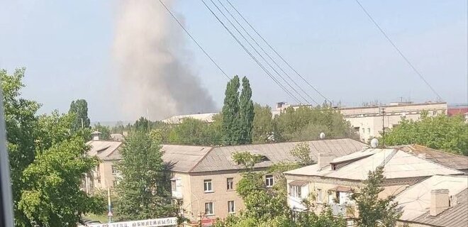 В Луганске взрыв возле военного городка. Облако дыма, оккупанты говорят о прилете — фото - Фото