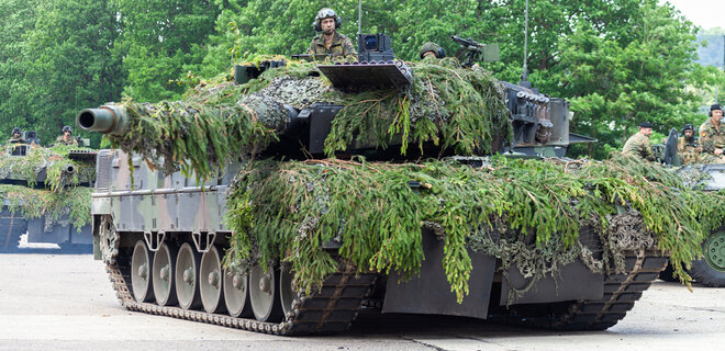 РФ вдарила по комбайнах в Україні і видала це за знищення танків Leopard –  Центр страткомунікацій - Фото