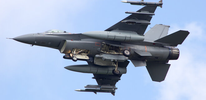 Минобороны: Для победы над агрессором Украине нужно четыре эскадрильи F-16 - Фото