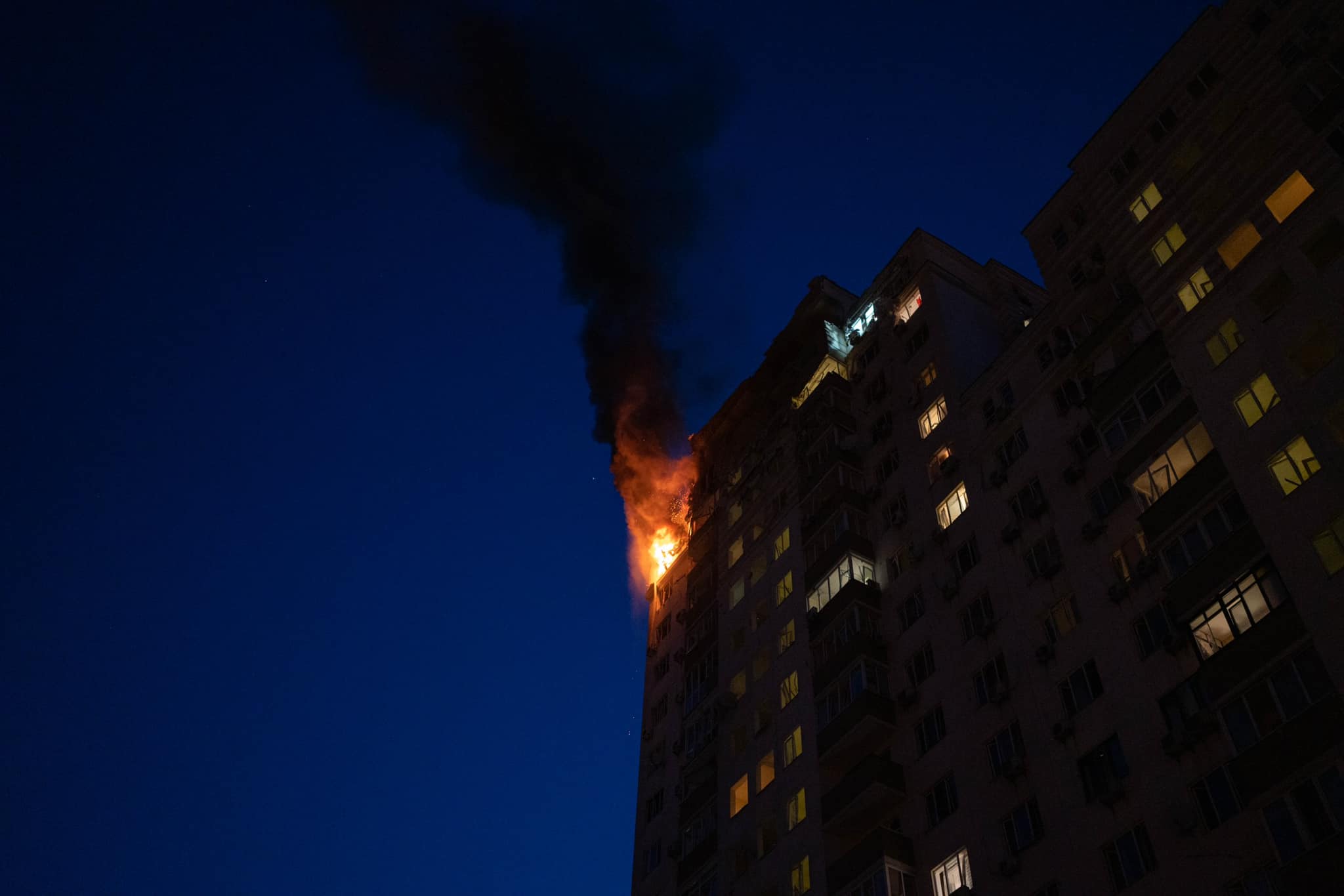 Война. Позади – типичный ночной удар россиян по Киеву, Зеленский собирает коалицию Patriot - Фото