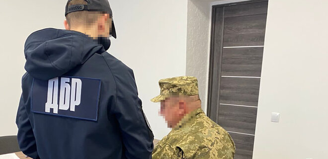 Офіцер на Рівненщині отримав підозру – не знімав з порушників бойові доплати - Фото