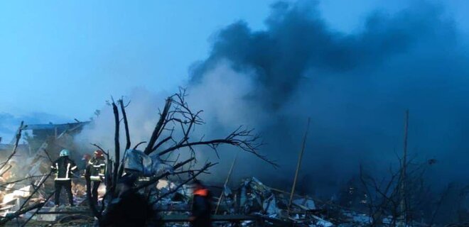 Россия ударила по пригороду Днепра: 20 пострадавших, под завалами есть люди – фото, видео - Фото