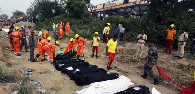 Железнодорожная катастрофа в Индии: 275 человек погибли из-за ошибки в системе управления - Фото