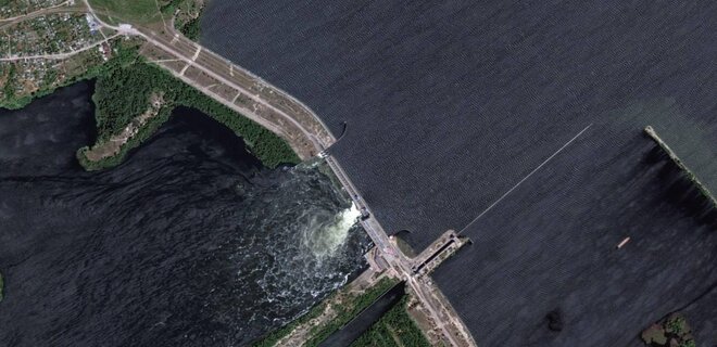 Russia blows up Nova Kakhovka dam near Kherson - Photo