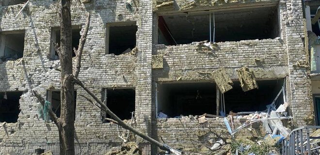 Окупанти обстріляли лікарню в Гуляйполі, двоє людей загинули - Фото