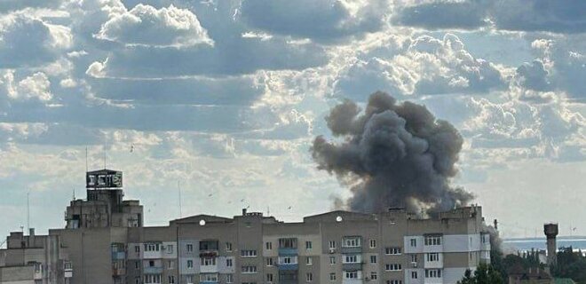 У Бердянську цілий день лунають вибухи. Також гучно у Скадовську та Токмаку – фото, карта - Фото