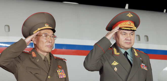 Шойгу хочет усилить оборонное сотрудничество с КНДР. У Пхеньяна есть снаряды для войны - Фото