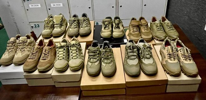 В вещевом обеспечении военных появятся кроссовки - Фото