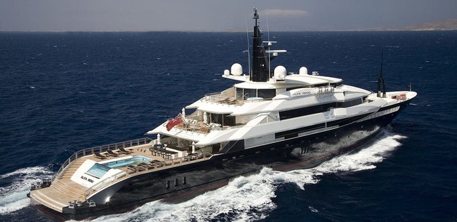 Экс-гендиректор Google передумал покупать яхту, брошенную российским олигархом на Карибах - Фото