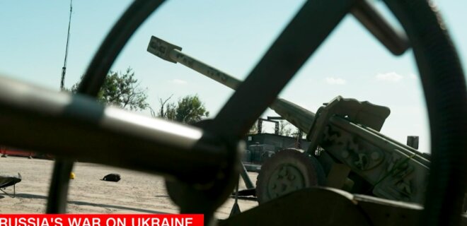 РФ уничтожила в Украине сотни макетов Д-20, M777 и радаров. CNN показал фото фейк-целей - Фото