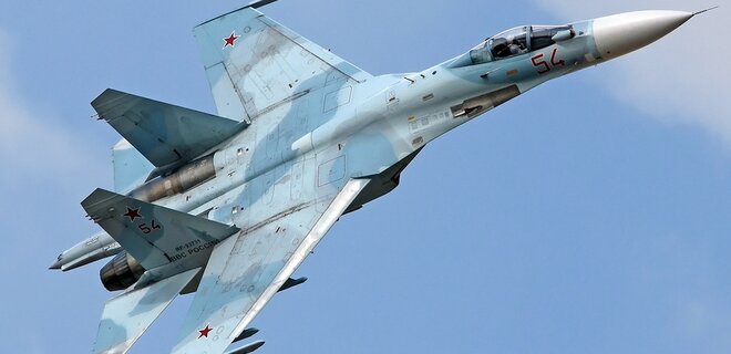 BBC: У 2022 році російський Су-27 намагався збити британський літак-розвідник у Чорному морі - Фото