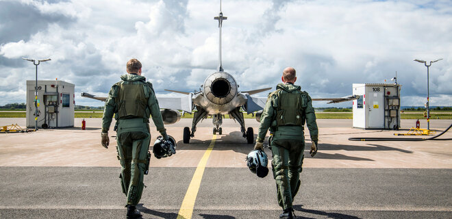 Sveriges Radio: Украинские летчики испытали шведские истребители Gripen, все прошло хорошо - Фото