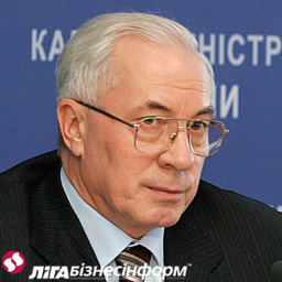 Азаров обещает не повышать пенсионный возраст, если люди будут против