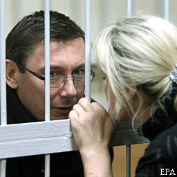 Суд отказал Луценко и оставил его в СИЗО на два месяца