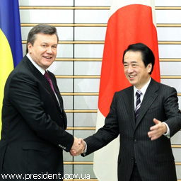 Янукович "перезагружает" отношения с Японией