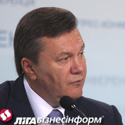Янукович потребовал ускорить работу по раскрытию "Макеевского дела"