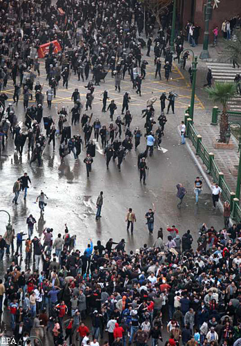 Власти Египта разгоняют людей газом и запрещают протестовать