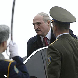Лукашенко готов при угрозе переворота использовать армию